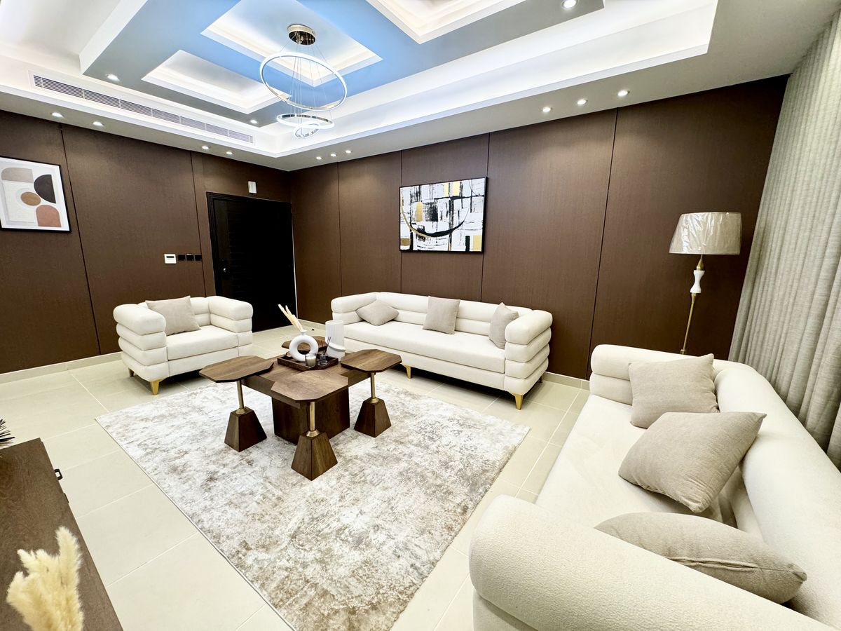 Four-bedroom Apartment