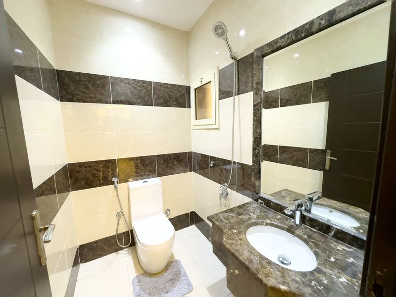 Four-bedroom Apartment — photo 6
