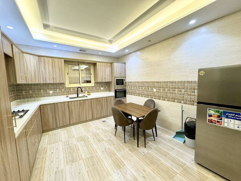 Four-bedroom Apartment — photo 10