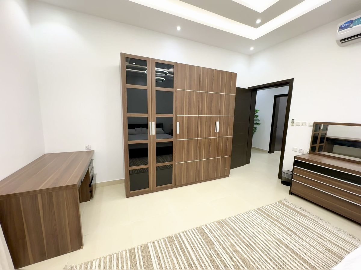 Four-bedroom Apartment — photo 3